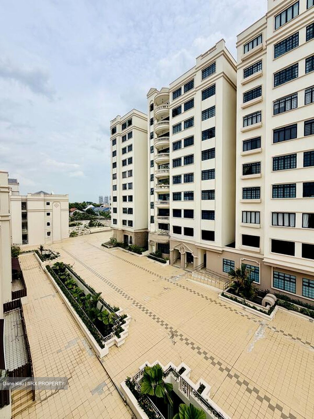 Park East (D15), Condominium #504039121